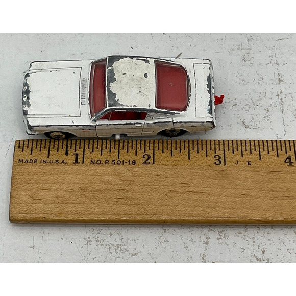 Vintage Matchbox Lesney Ford Mustang No. 8 Diecast Model Car White 1960s - Picture 9 of 10